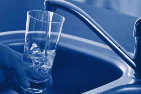 Se întrerupe temporar furnizarea apei potabile