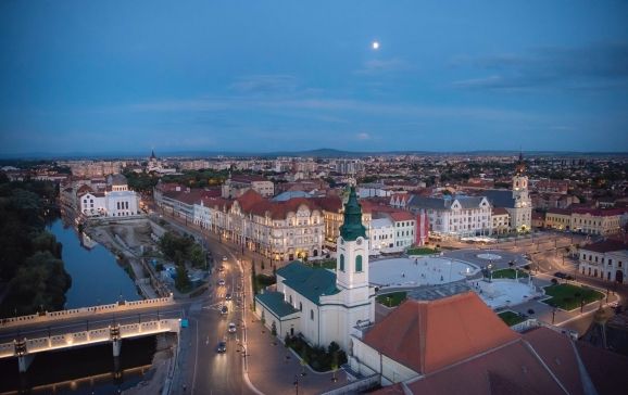 Turnul Primăriei Oradea poate fi vizitat până la miezul nopții