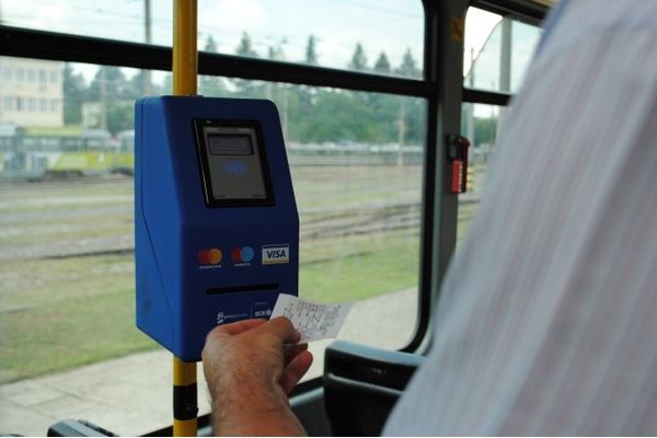 OTL introduce plata cu cardul direct din tramvaie
