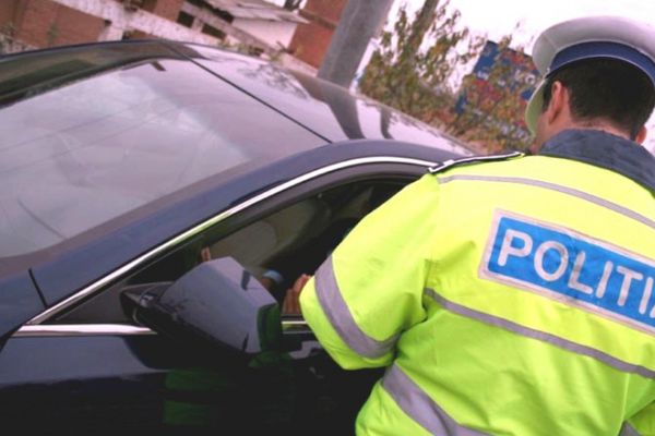Reținut de polițiștii rutieri din Marghita, după ce a fost implicat într-un eveniment rutier fără victime, în timp ce conducea sub influența alcoolului și cu permisul suspendat