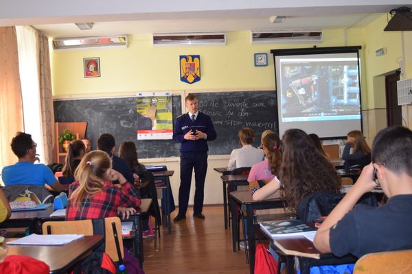 Polițiștii bihoreni s-au implicat în cadrul programului "Școala Altfel"