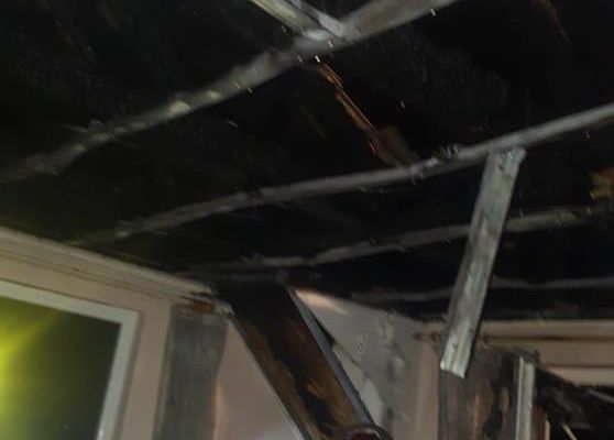 Incendiu produs luni seară la o casă de pe strada Sofiei