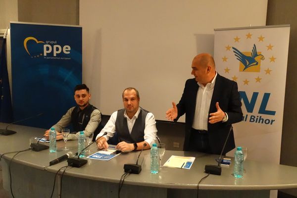 Tinerii liberali din Bihor au organizat a 5-a ediție a Școlii de Toamnă ''Tiberiu Moșoiu''