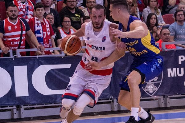 Victorie CSM CSU Oradea împotriva BC CSU Sibiu