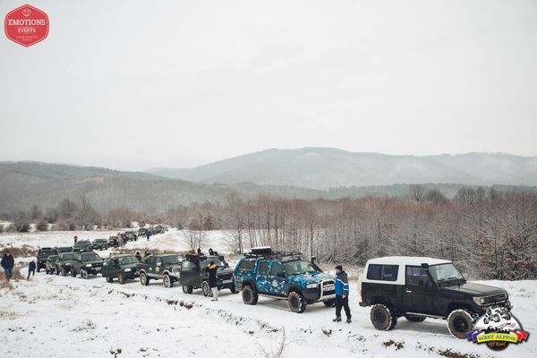 Moș Crăciun a venit cu mașinile de teren în satele izolate din județul Bihor