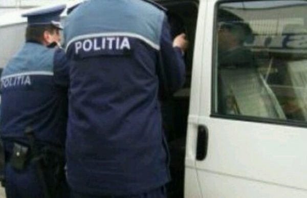 Polițiștii bihoreni au finalizat cercetările și au propus trimiterea în judecată, sub control judiciar, a doi orădeni bănuiți de contrabandă cu țigări