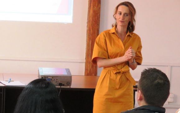 Întâlnirea lunară din cadrul programului „Școala părinţilor”