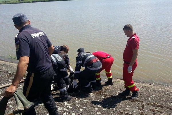 Pompierii bihoreni avertizează populația despre riscurile scăldatului în perioada verii