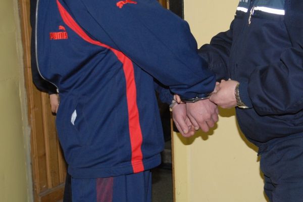 Bănuit că ar fi sustras portmoneul unui taximetrist, identificat cu operativitate de polițiștii din Vadu Crișului – prejudiciu recuperat.