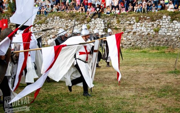 Producători de bucate tradiționale șI meșteri populari sunt așteptațI la Festivalul Medieval din Cetatea Oradea