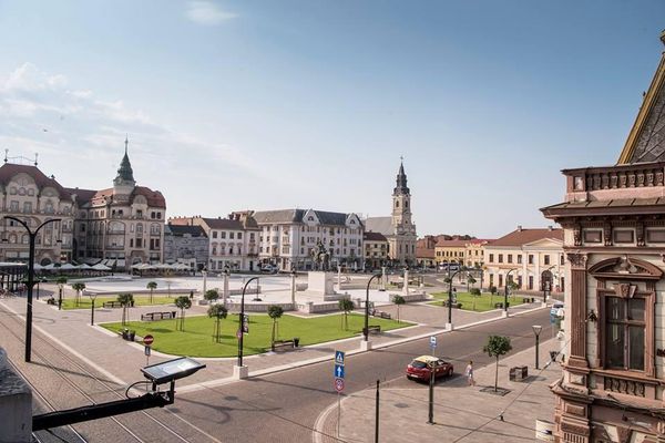 Se închide circulația rutieră în piața Unirii pentru concertul „Rapsodia Toamnei”