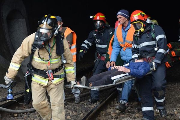 Exerciţiu de cooperare cu activarea Planului Roşu de Intervenţie la nivelul județului Bihor: intervenție la un accident feroviar urmat de incendiu