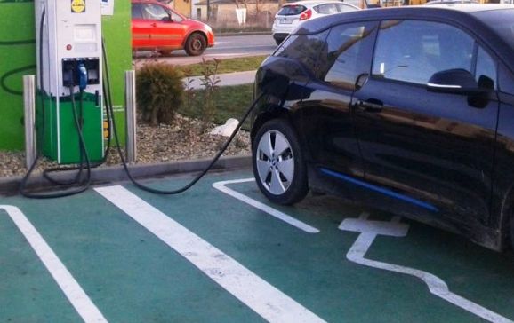 A fost avizat proiectul depus de municipiul Oradea pentru amenajarea în oraș a 16 stații de încărcare a vehiculelor electrice