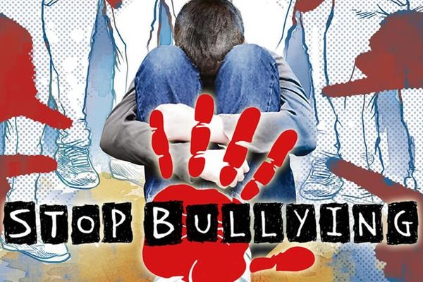 Polițiștii de prevenire bihoreni organizează lansarea unui film preventiv, menit să învețe adolescenții cum să prevină victimizarea prin bullying.