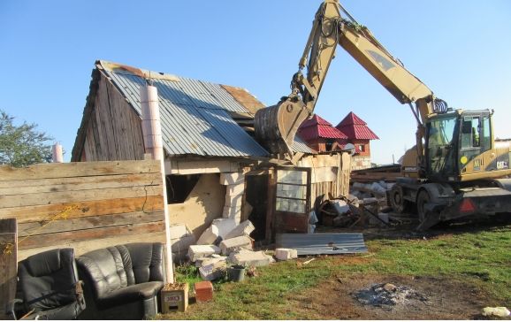 Construcții ridicate fără autorizație pe domeniul public, desființate