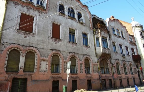 Licitație pentru reabilitarea fațadelor a cinci clădiri cu valoare cultural-arhitecturală din zona centrală a Oradiei