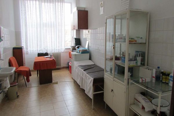 MS: Nu se închid centrele de permanență