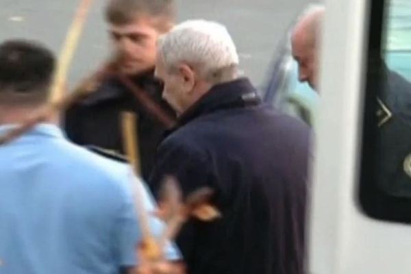 Liviu Dragnea, adus cu duba la Instanța Supremă. Fostul șef al PSD speră să scape de închisoare