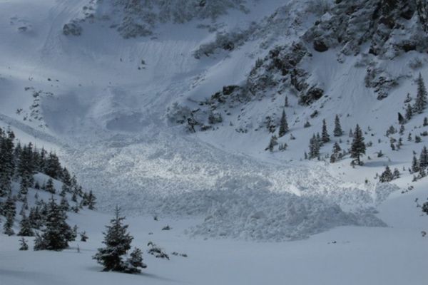 Meteorologii avertizează. Risc "însemnat" de avalanșă în Bucegi și "foarte mare" în Făgăraș