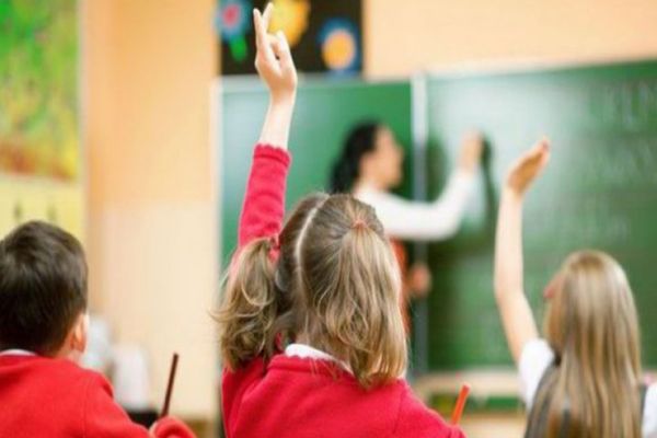 Vacanța de iarnă 2019-2020. Când se întorc elevii la școală, după Sărbători