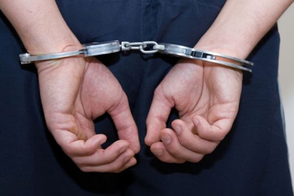 Orădeancă dată în urmărire națională pentru trafic de droguri, prinsă de polițiști