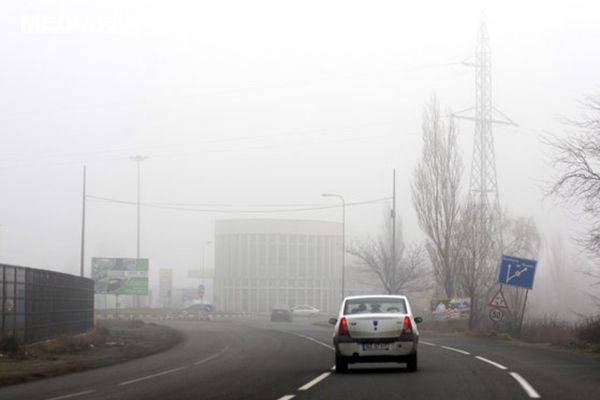 Vizibilitate redusă pe DN 5 Giurgiu-București din cauza ceții dense