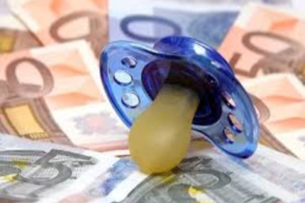 Guvernul anunță că a mărit alocaţiile pentru copii: Plusul este de 3,8%