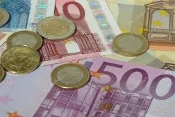 Leul se află la cel mai slab nivel din istorie