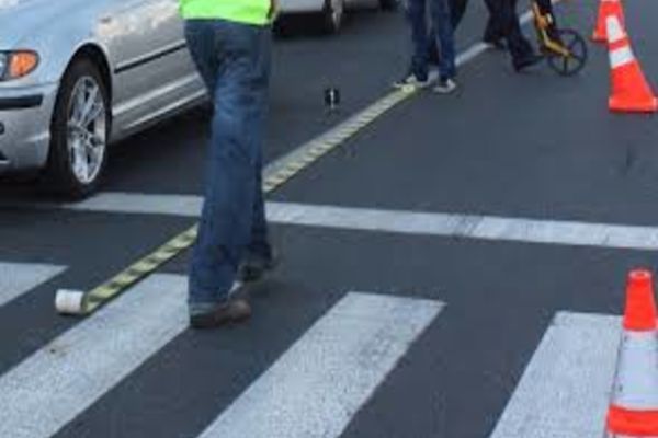 Minoră în varstă de 12 ani, accidentată pe trecerea de pietoni. Soferul a fugit de la locul accidentului.