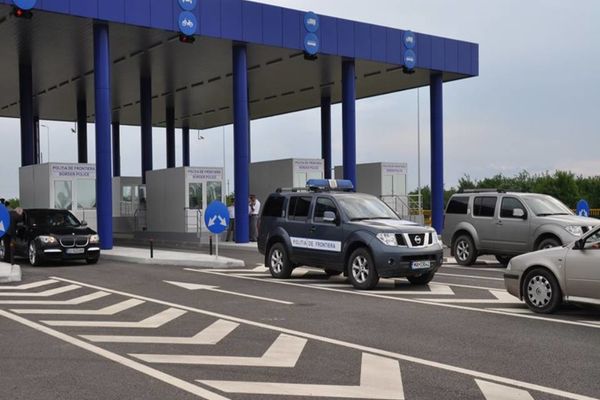 Mii de români au intrat în țară, în ultimele 24 de ore. Ei sunt duși direct în carantină