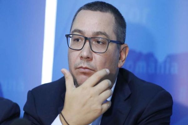 100% TU DECIZI! Victor Ponta, premierul copy-paste la virgulă. Sinuciderea care-i dă fiori