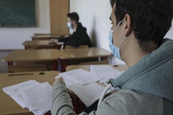 Un site fraudulos care vindea subiectele de la Bacalaureat a fost închis 