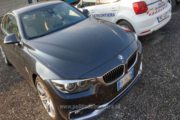 Autoturisme de lux căutate de autorităţile din Italia, respectiv Ungaria, descoperite de poliţiştii de frontieră de la P.T.F. Borș