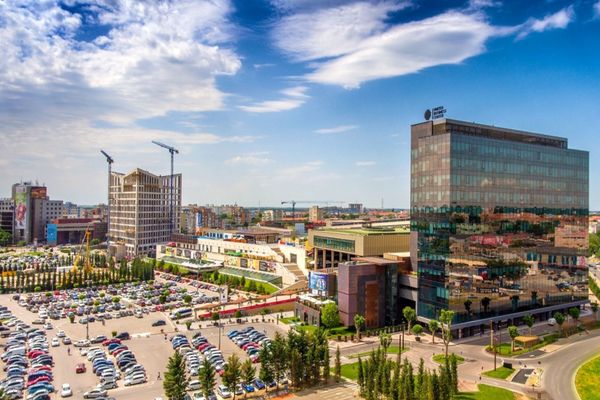 Un bărbat a căzut de la etaj, într-un mall din Timișoara