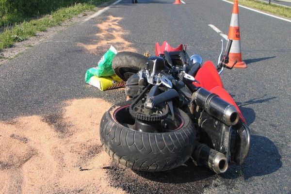 Grav accident în Sânmartin! Un motociclist de 33 de ani şi-a pierdut viaţa