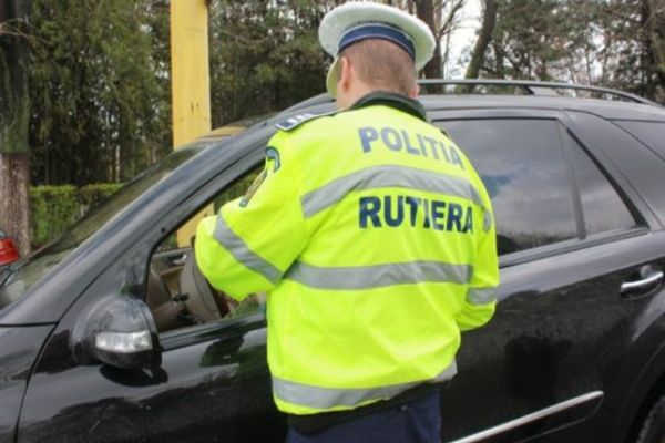 Amenzi de 62.000 lei, aplicate de polițiștii bihoreni! Orădeancă, interceptată  de radar cu peste 130 km/h