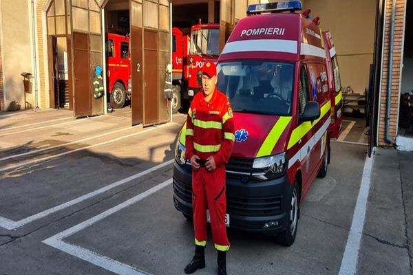 FOTO | Viața unui copil de cinci ani a fost salvată de un pompier aflat în timpul liber