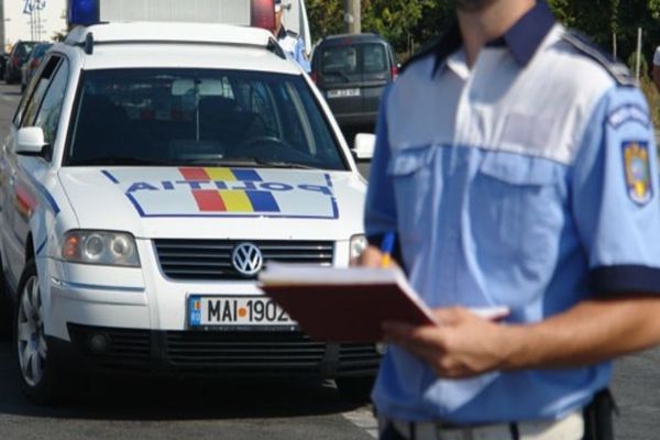 Doi bihoreni, prinși la volan fără permise de conducere! S-au ales cu dosar penal