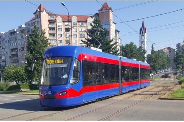 FOTO | Tramvaiele fabricate la Astra Arad au început să circule în Oradea