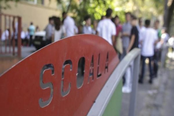 O nouă declarație pe propria răspundere ar putea să devină obligatorie în România la începutul anului școlar