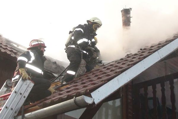 Incendii provocate de coșuri de fum, în Săcueni și Salonta! Recomandările pompierilor