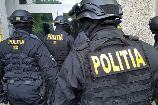 Zeci de percheziții în Bihor și alte 7 județe, dar și în Capitală, într-un dosar de contrabandă și evaziune fiscală