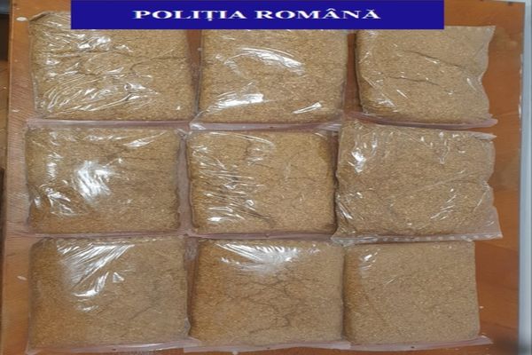 Aproape 9 kg de tutun, confiscat de polițiștii din Marghita