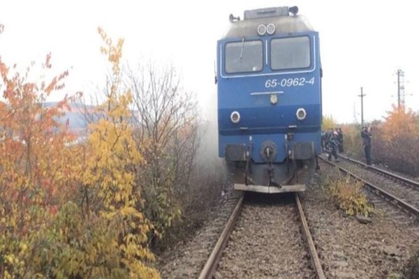 Accident grav în Șilindru, la o trecere de cale ferată! Un căruțaș a fost spulberat de un automotor