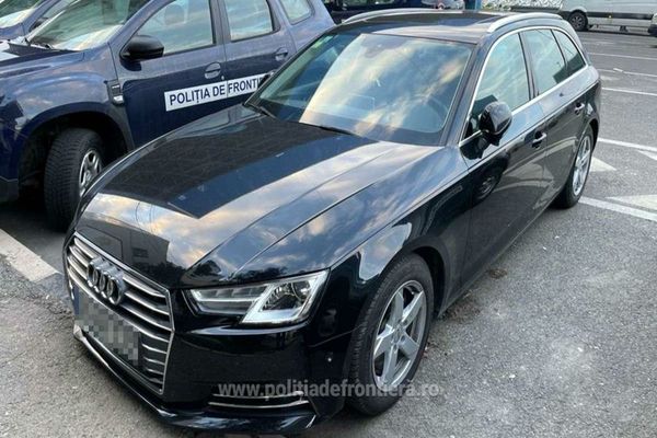 Patru autovehicule căutate de autorități, descoperite de polițiștii de frontieră de la Nădlac și Borș
