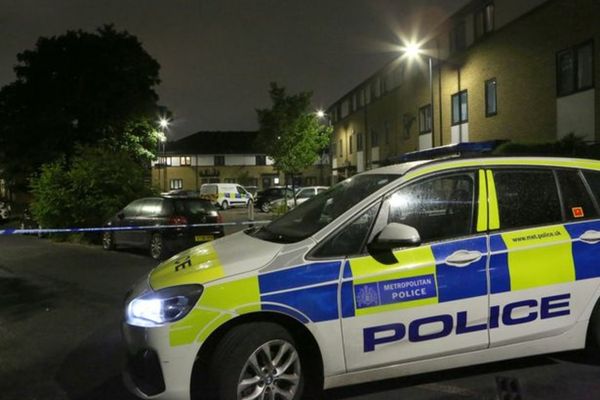 Șofer român de taxi, înjunghiat mortal în Londra