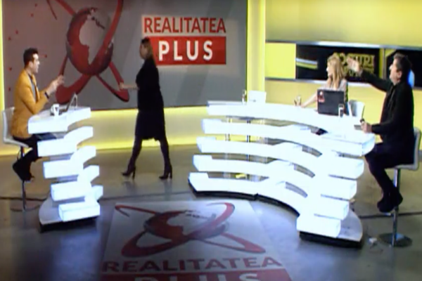 VIDEO Senatoarea Diana Șoșoacă a plecat dintr-o emisiune Realitatea PLUS, după un schimb dur de replici cu jurnalistul Grigore Cartianu