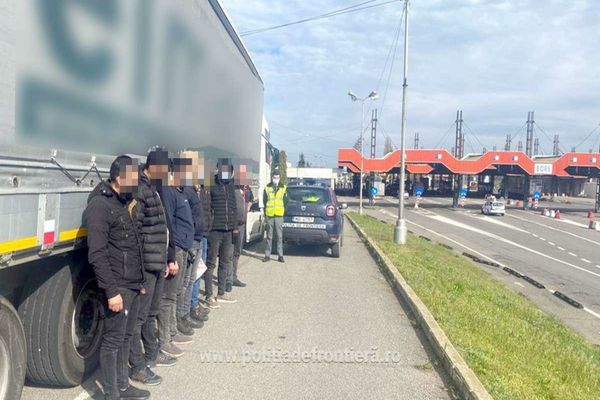 Mai mulți afgani și sirieni, prinși în timp ce încercau să treacă ilegal frontiera de vest