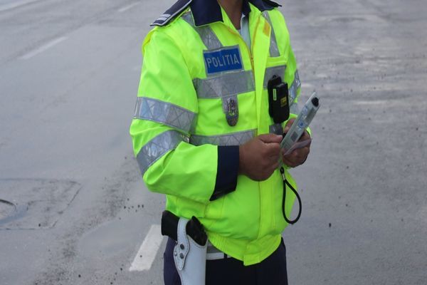 Olt: Tânăr din Bihor, băut şi fără permis, la volanul unei maşini