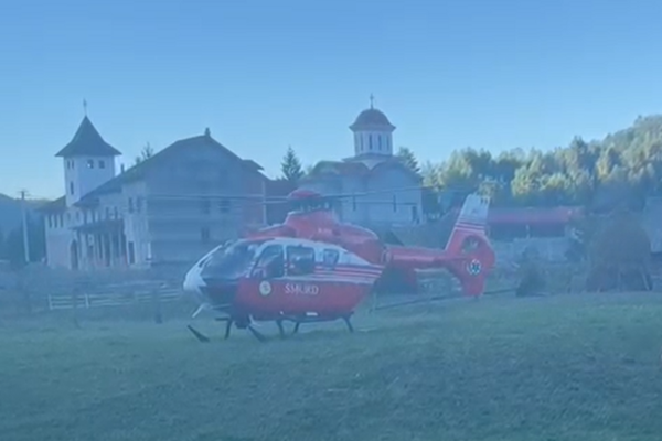 (VIDEO) Accident mortal, în Bihor: ATV, răsturnat într-o râpă! Un bărbat a decedat, iar o femeie a ajuns în stare gravă la spital